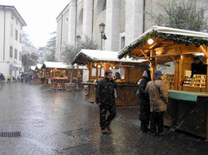 Mercatino di Natale di Arco, Trentino Alto Adige. Autore e Copyright Liliana Ramerini